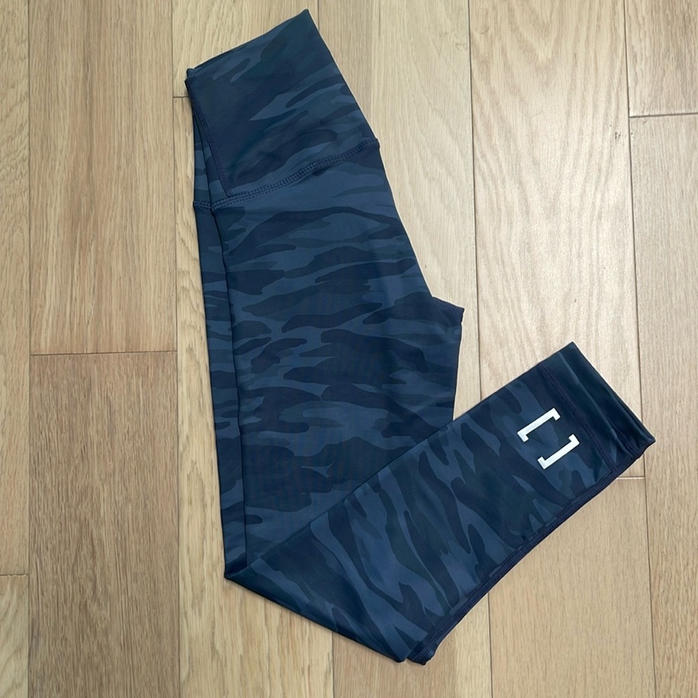 Solidcore DYI blue camo leggings